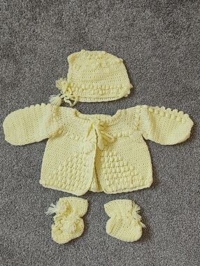 Brand New Handmade Yellow 4 Piece Baby Set